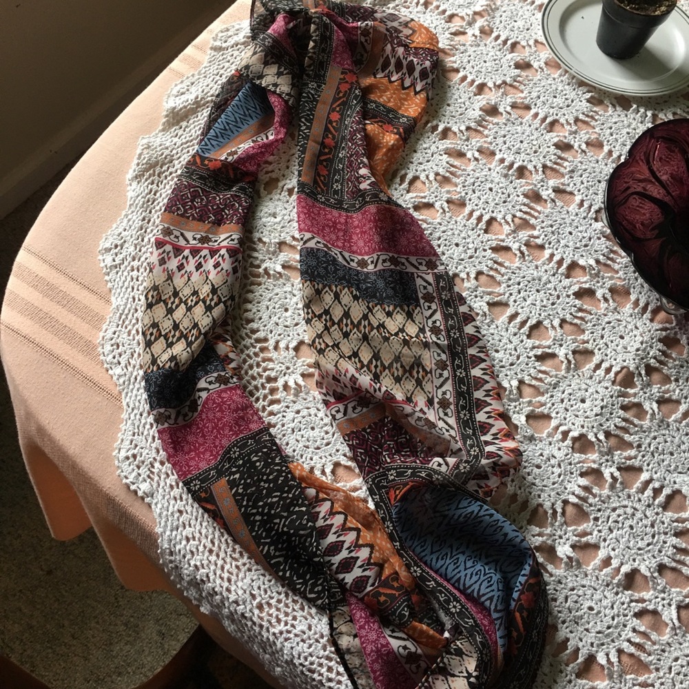Infinity Scarf Multicolored - Picture 4 of 4